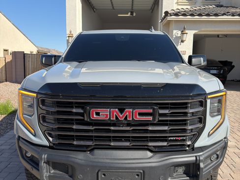 Used 2025 GMC Sierra 1500 AT4X image 2