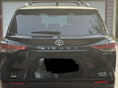 Used 2022 Toyota Sienna Limited AWD/4WD image 12