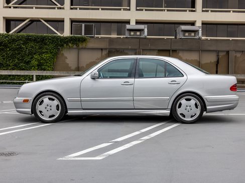 Used 2000 Mercedes-Benz E 55 AMG Sedan image 12