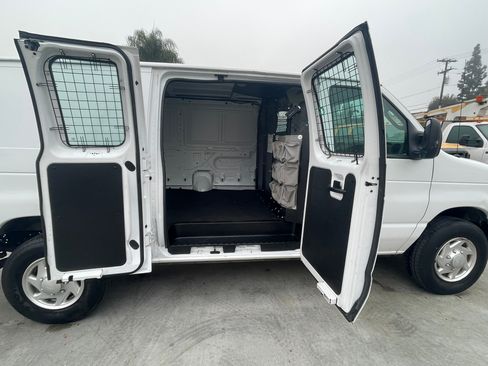 Used 2010 Ford E-250 and Econoline 250 image 9