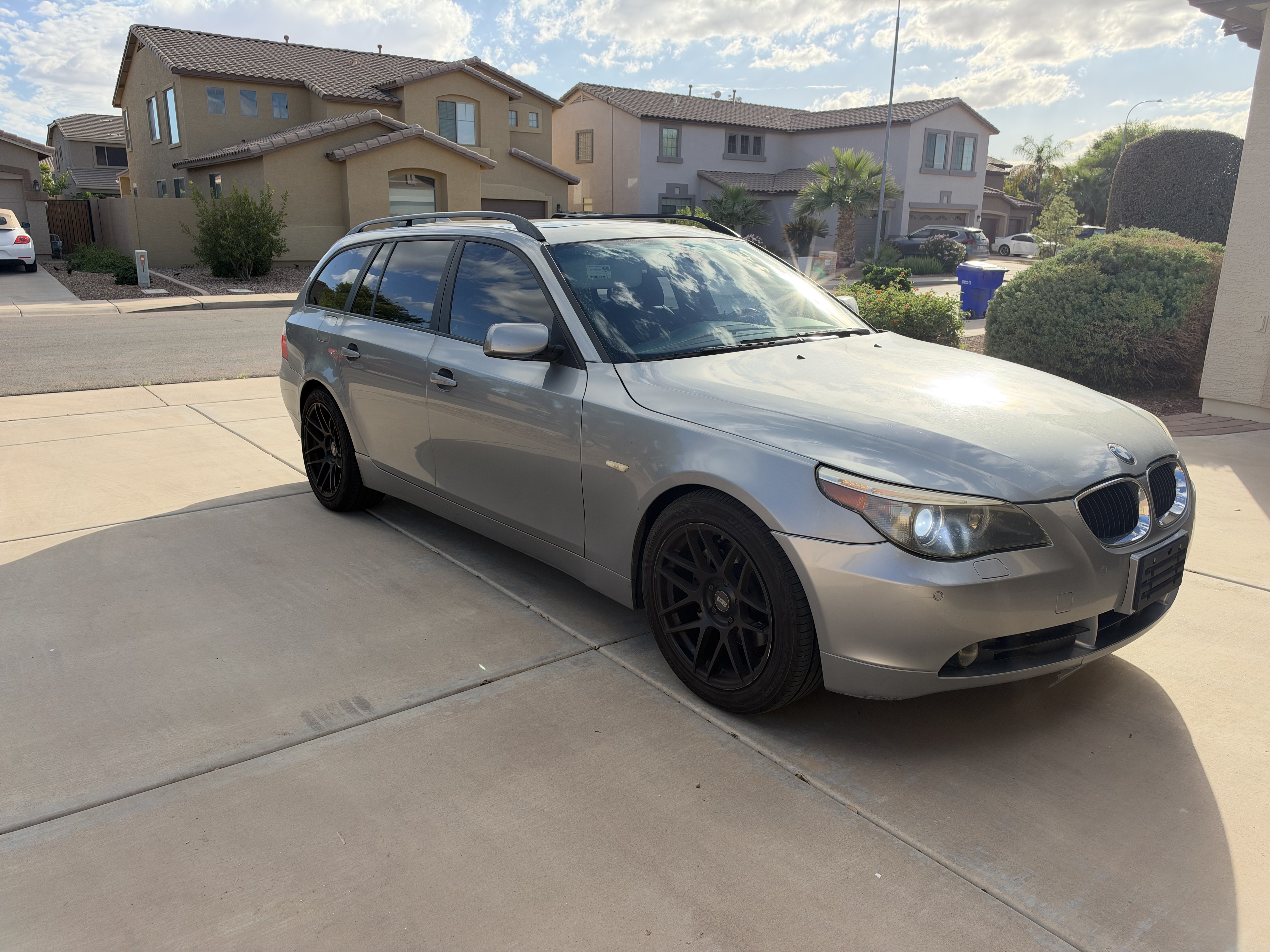 Used 2007 BMW 530xi Wagon AWD/4WD image 2