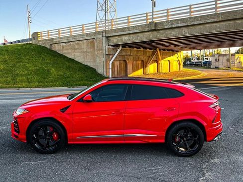 Used 2021 Lamborghini Urus image 9