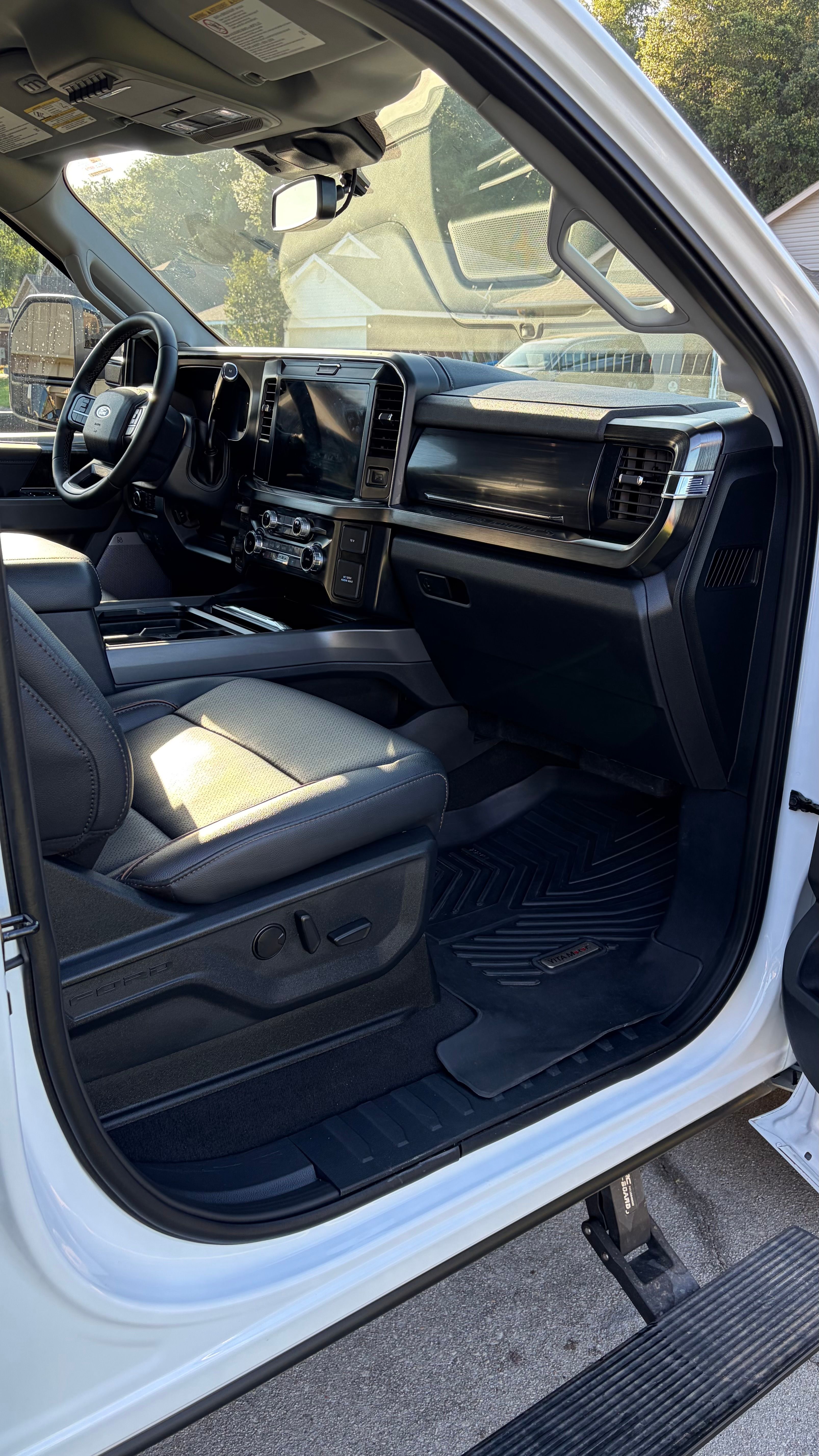 Used 2026 Ford F250 Lariat w/ FX4 Off-Road Package AWD/4WD image 9