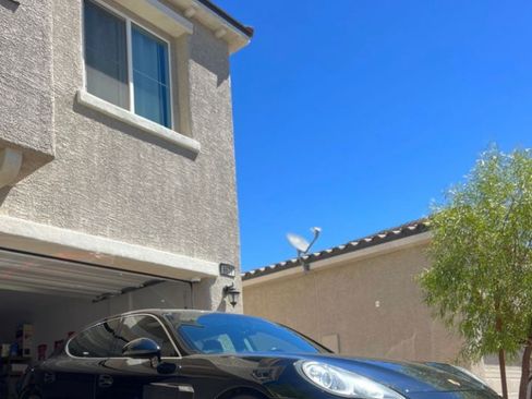 Used 2010 Porsche Panamera 4S image 4