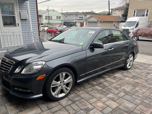 Used 2013 Mercedes-Benz E 350 Sedan image 11