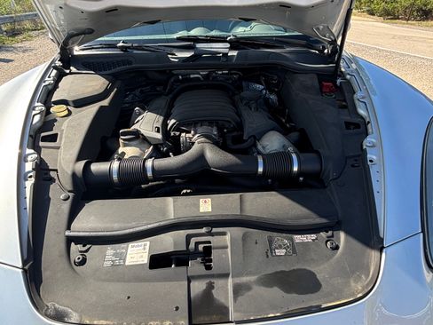 Used 2013 Porsche Cayenne S image 17