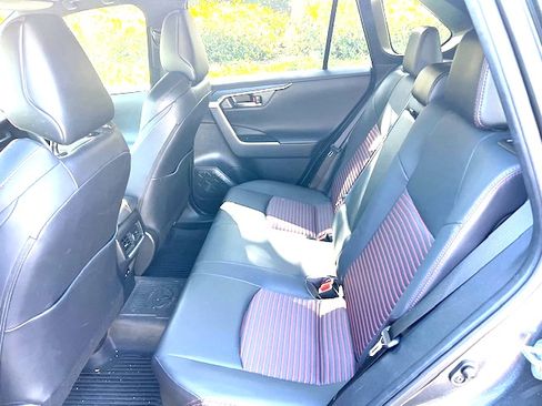 Used 2022 Toyota RAV4 XSE w/ Weather Package image 11