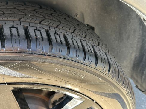 Used 2017 Honda Pilot Touring image 6