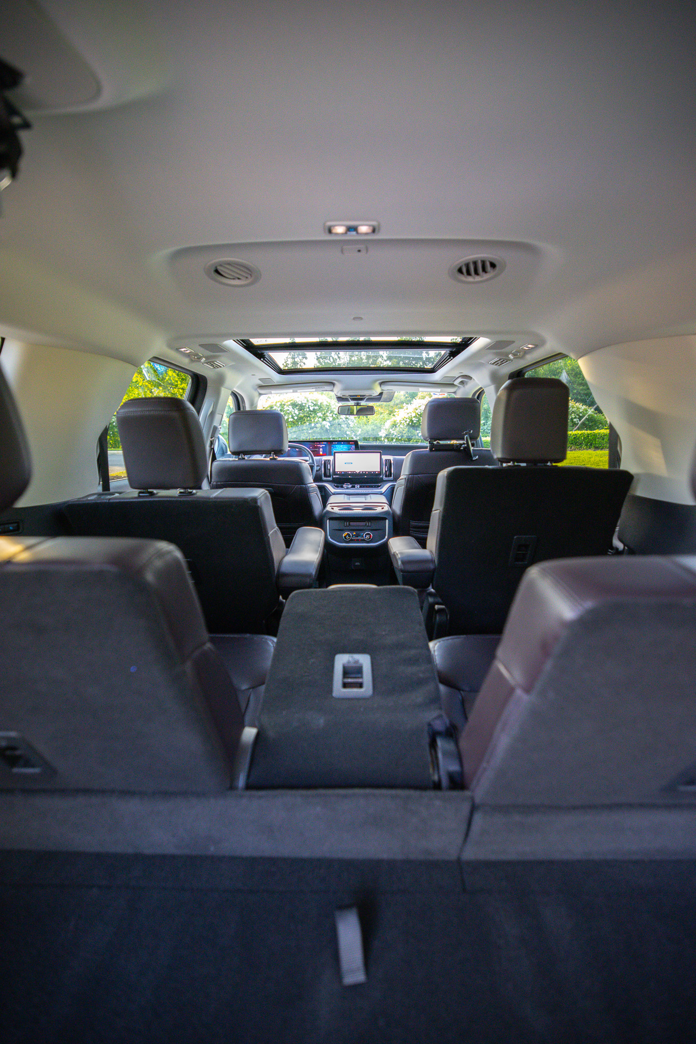 Used 2025 Ford Expedition Max Platinum w/ Platinum Ultimate Package AWD/4WD image 29