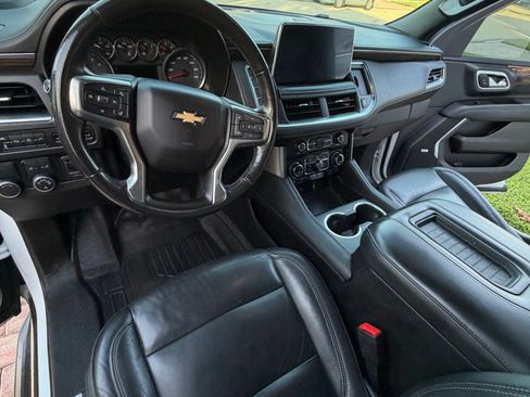 Used 2021 Chevrolet Suburban LT w/ LT Signature Package RWD image 13