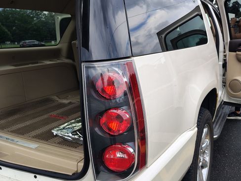 Used 2012 GMC Yukon XL Denali AWD/4WD image 14