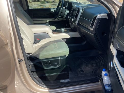 Used 2020 Ford Expedition Platinum AWD/4WD image 9