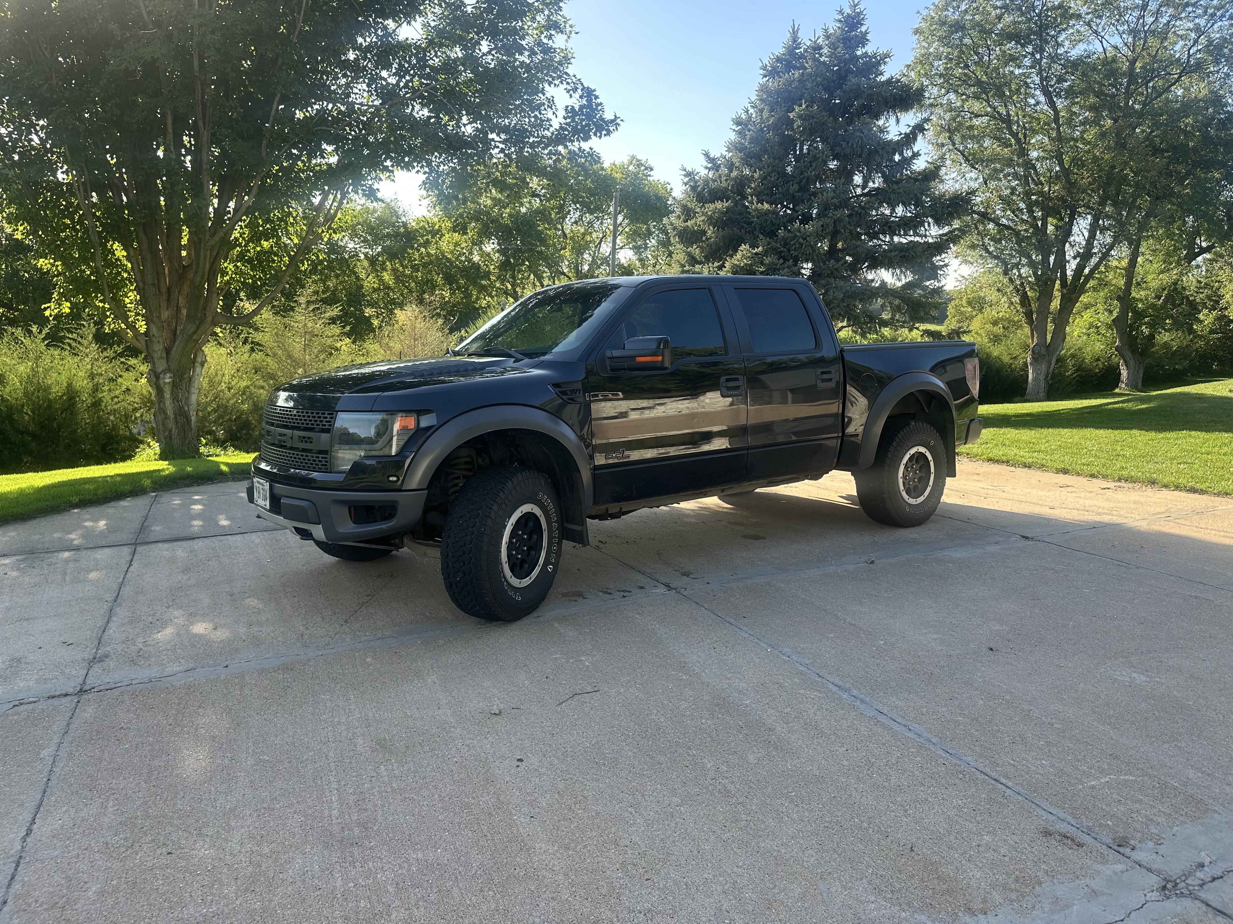 Used 2014 Ford F150 Raptor w/ Equipment Group 801A Luxury AWD/4WD image 2