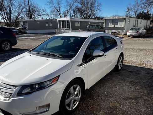 Used 2015 Chevrolet Volt image 2