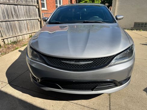 Used 2015 Chrysler 200 S w/ Navigation & Sound Group I FWD image 4