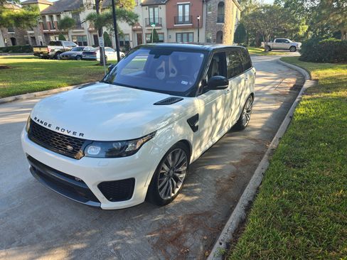 Used 2016 Land Rover Range Rover Sport SVR image 10