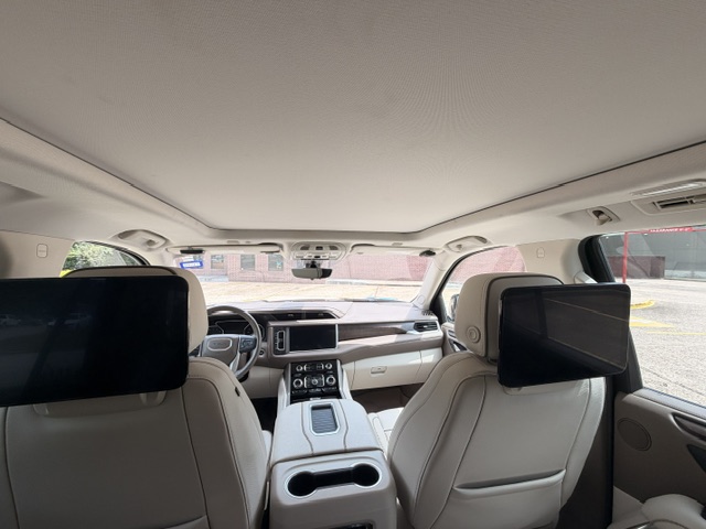 Used 2021 GMC Yukon Denali w/ Denali Premium Package RWD image 8