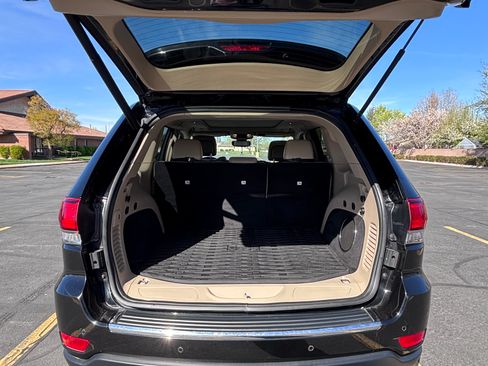 Used 2020 Jeep Grand Cherokee Limited w/ Luxury Group II AWD/4WD image 16