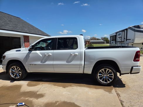 Used 2024 RAM 1500 Laramie image 10