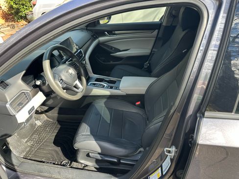 Used 2020 Honda Accord Hybrid image 10