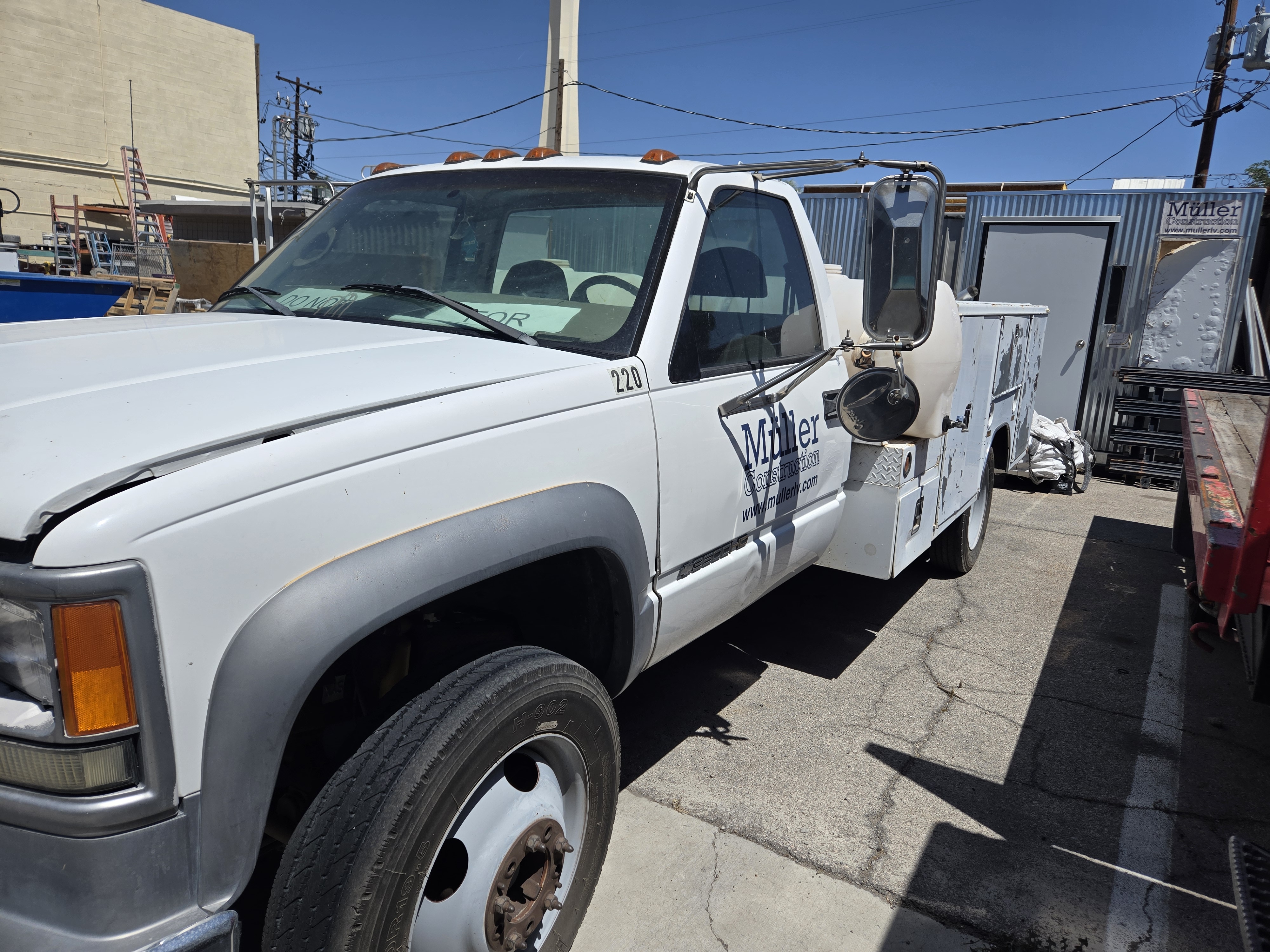 Used 2000 Chevrolet Silverado 3500 2WD Regular Cab HD image 2