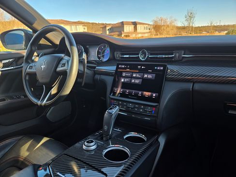 Used 2022 Maserati Quattroporte Modena Q4 image 9