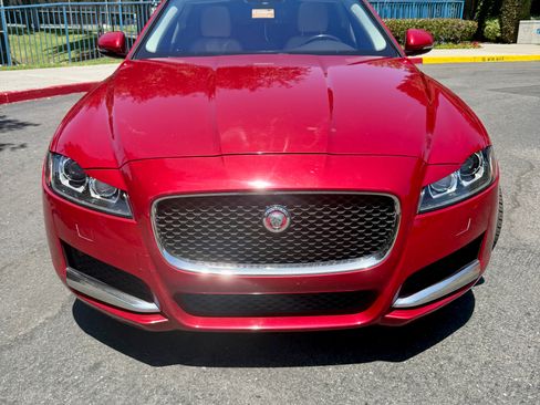Used 2017 Jaguar XF Premium RWD image 1