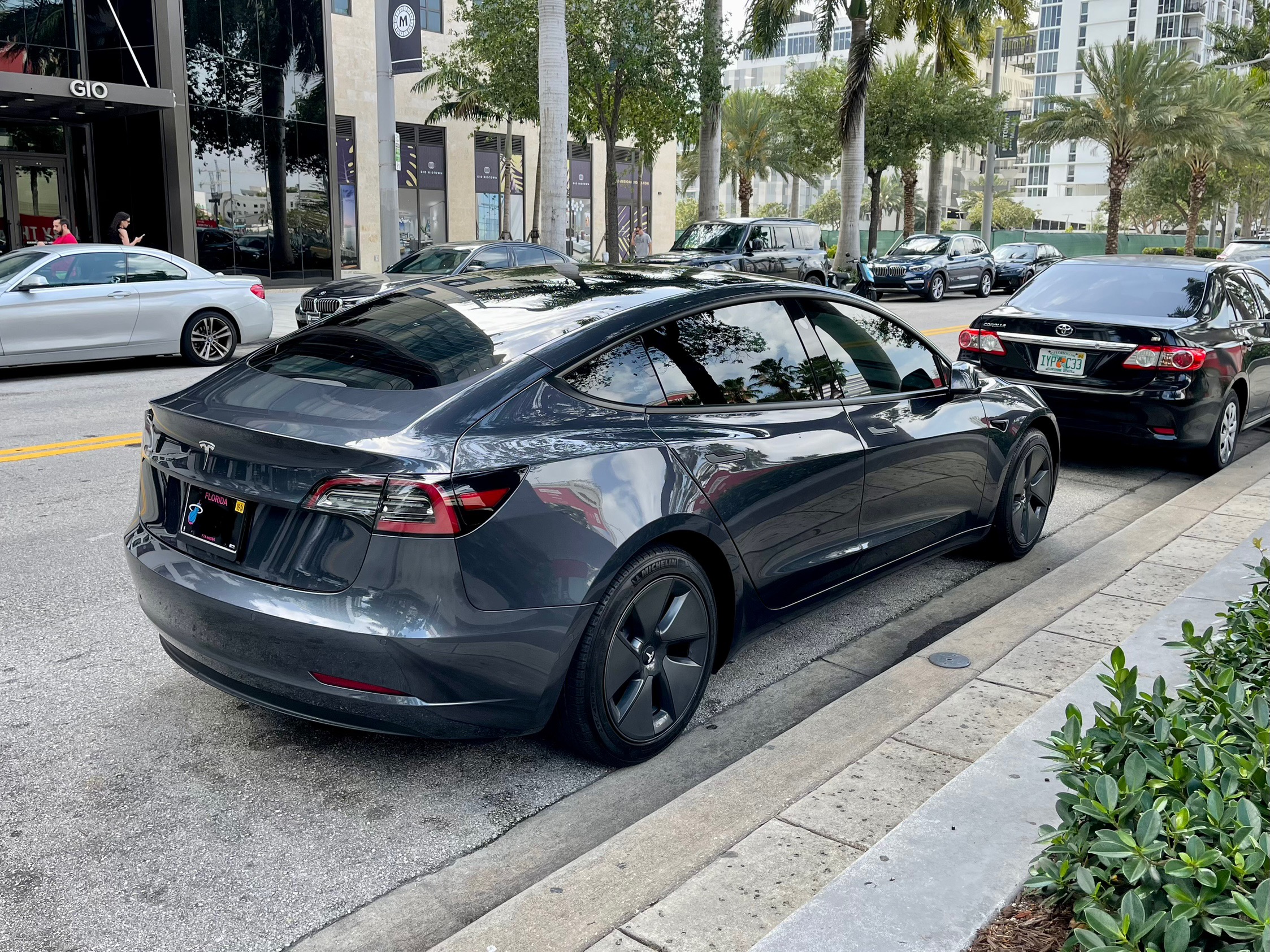 Used 2021 Tesla Model 3 Standard Range Plus RWD image 2