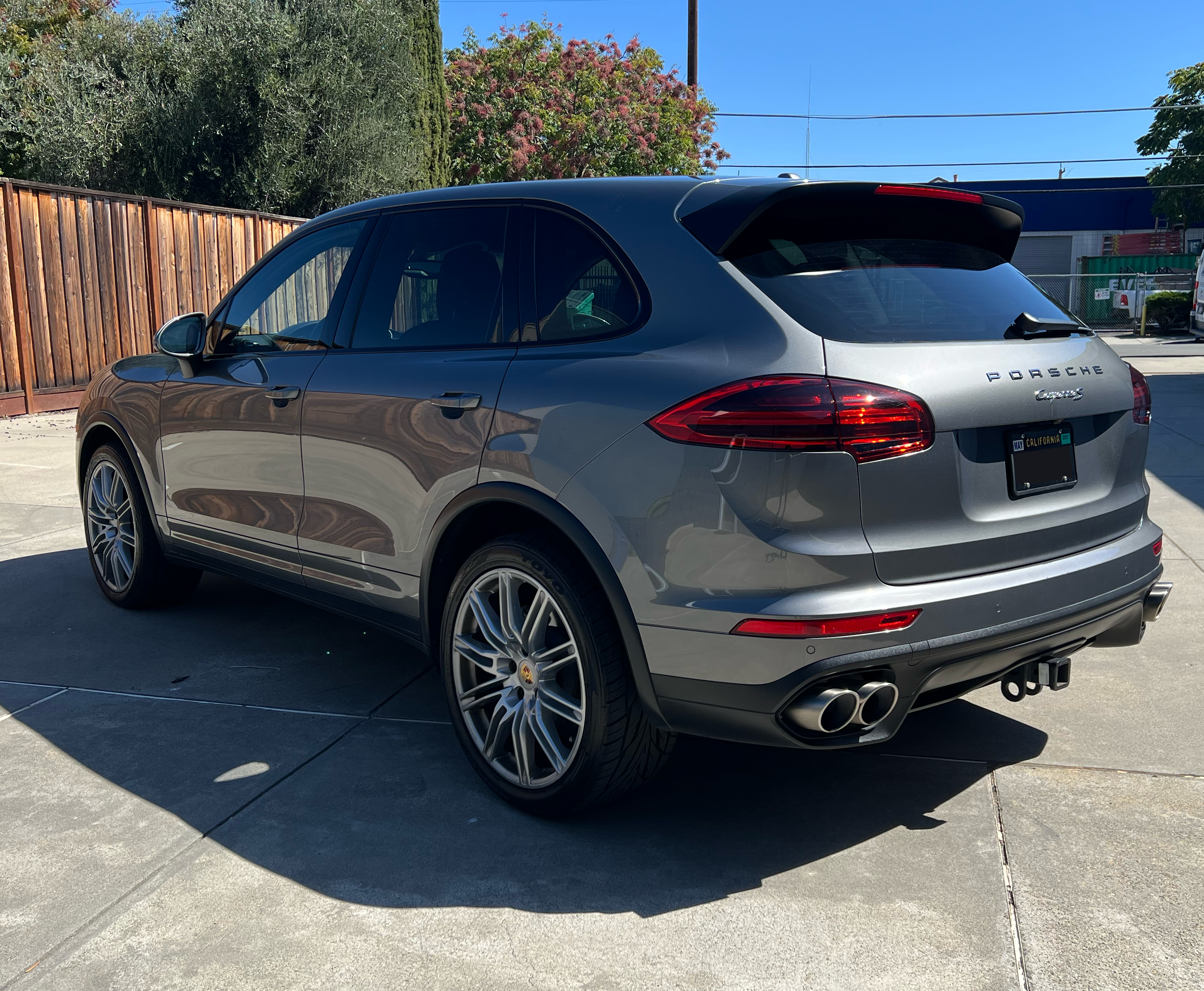Used 2015 Porsche Cayenne S AWD/4WD image 6