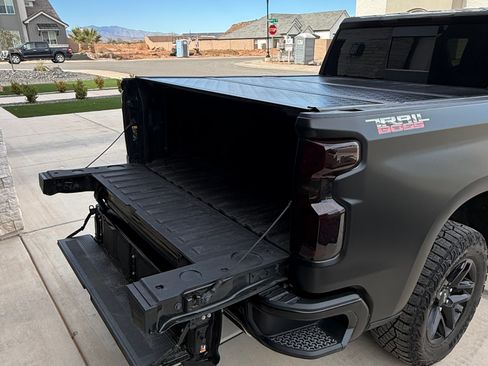 Used 2023 Chevrolet Silverado 1500 LT Trail Boss w/ LT Trail Boss Premium Package image 8