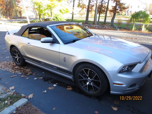 Used 2014 Ford Mustang Premium w/ Electronics Package RWD image 1