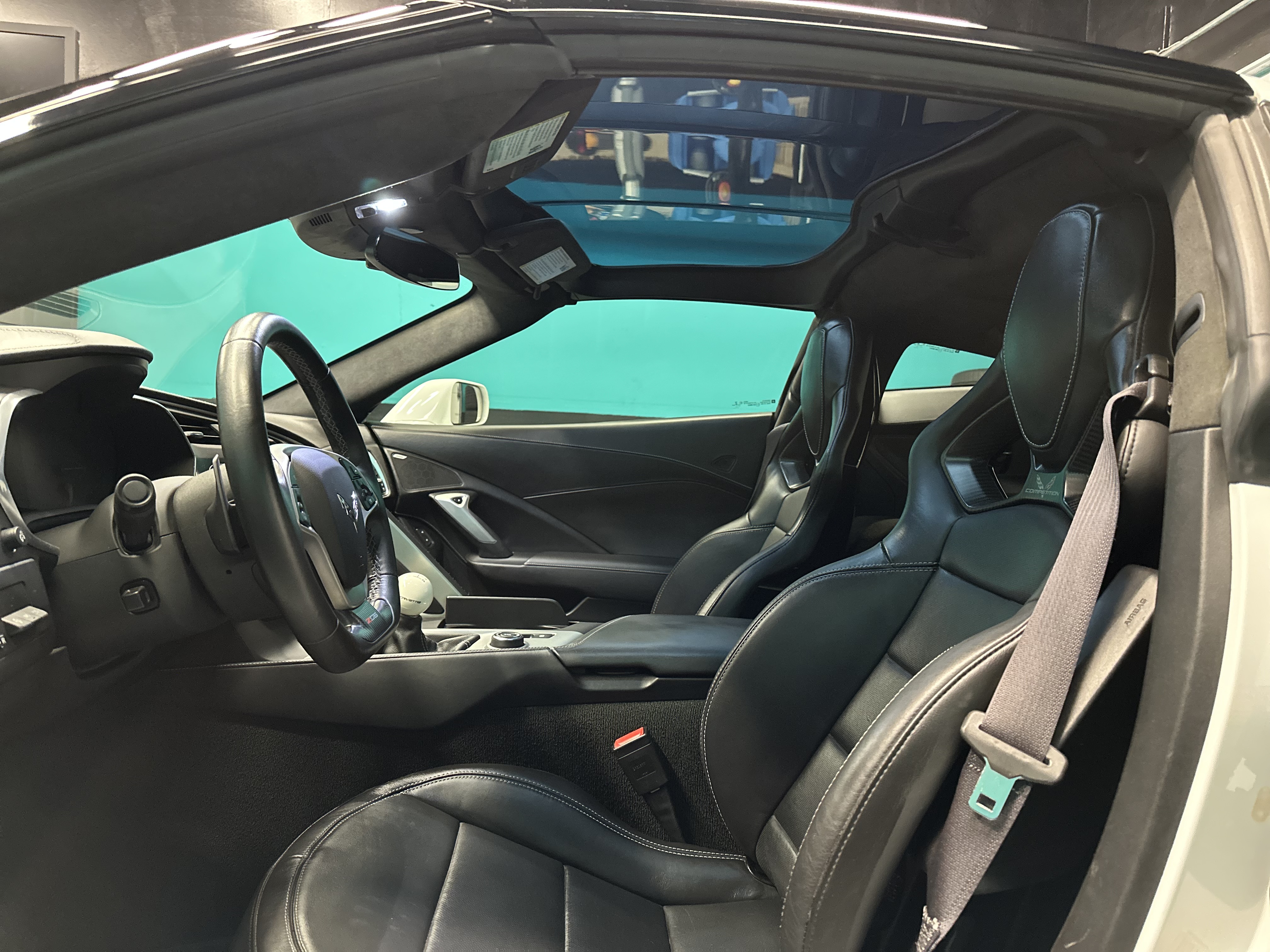Used 2015 Chevrolet Corvette Z06 w/ 3LZ Preferred Equipment Group RWD image 12