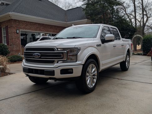 Used 2018 Ford F150 Limited image 2