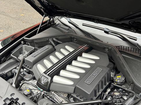 Used 2018 Rolls-Royce Wraith RWD image 15