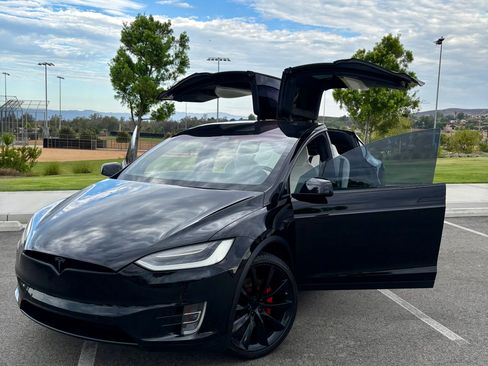 Used 2016 Tesla Model X 75D AWD/4WD image 2