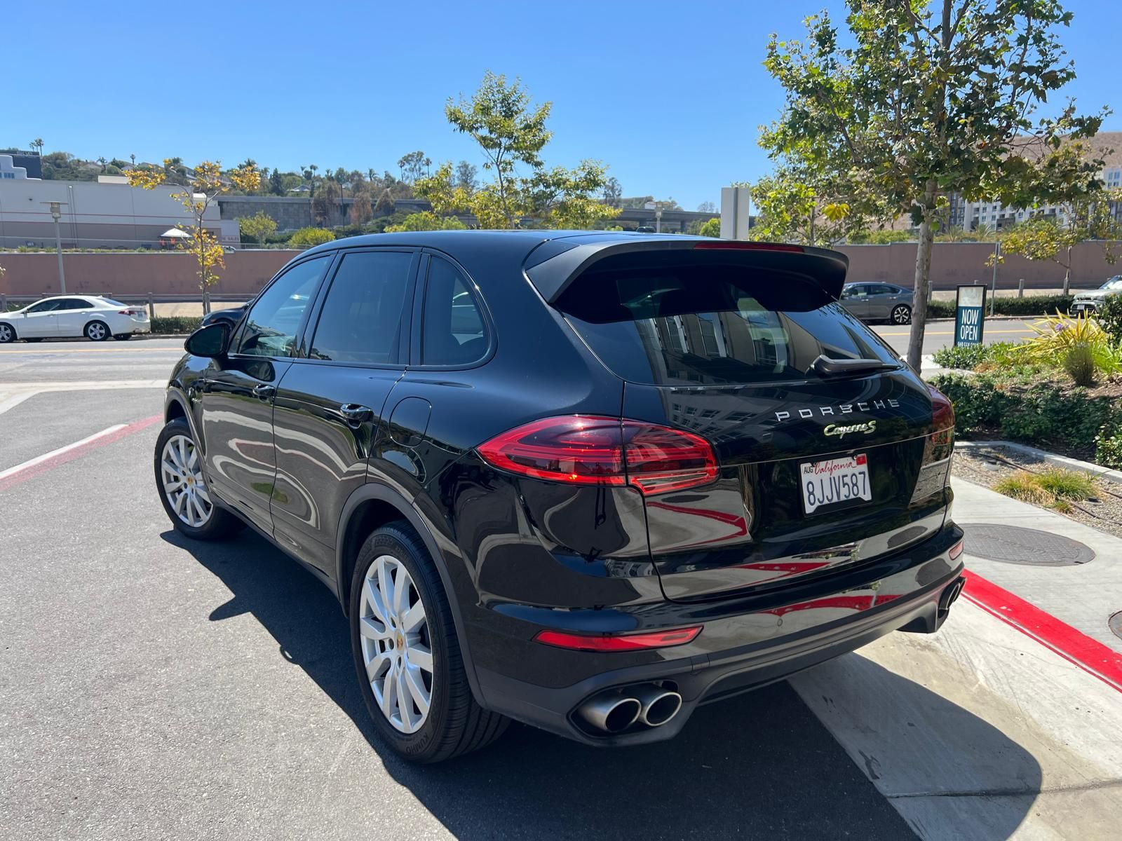 Used 2016 Porsche Cayenne S AWD/4WD image 6