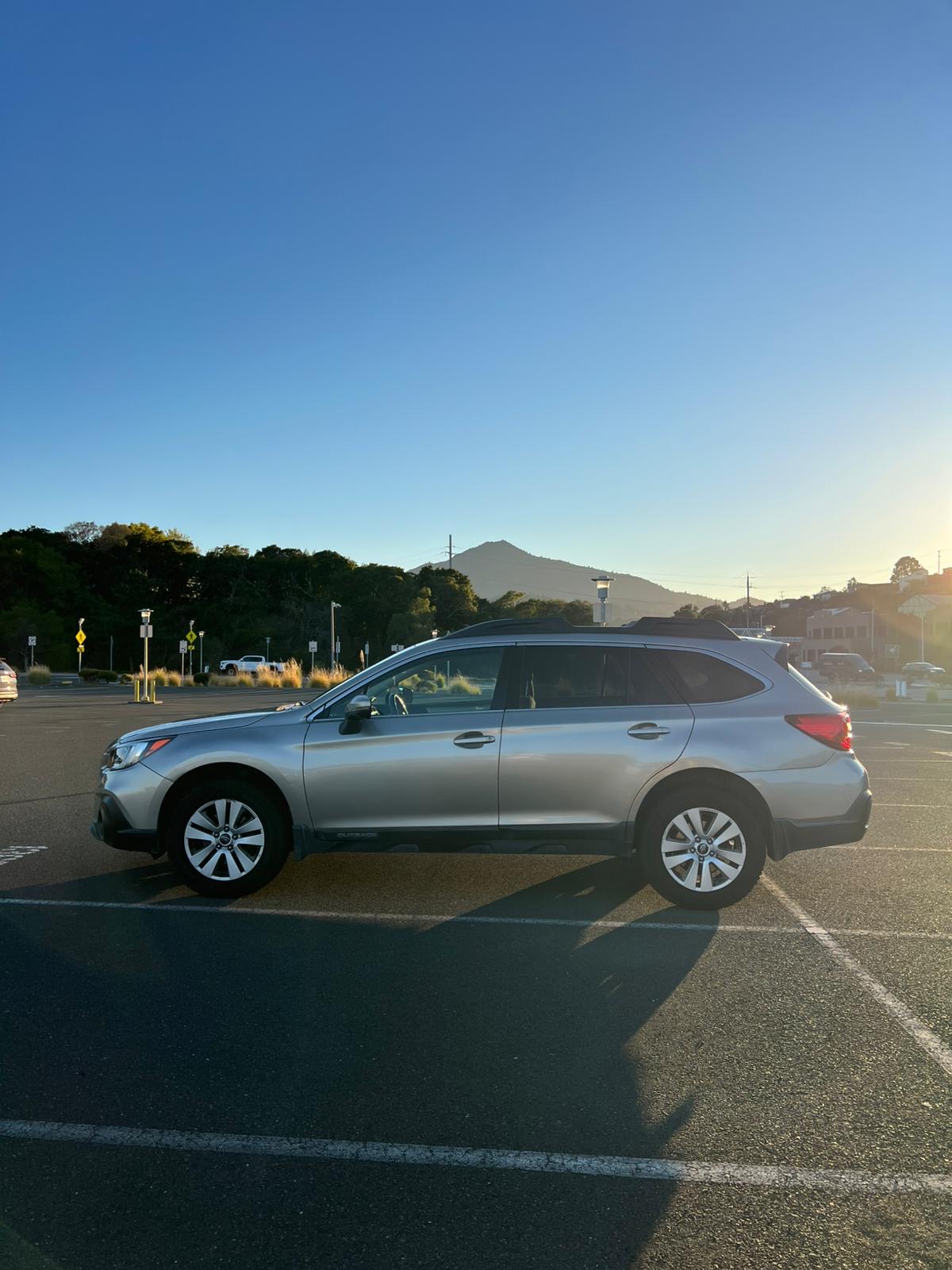 Used 2018 Subaru Outback 2.5i Premium AWD/4WD image 5