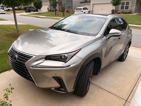 Used 2018 Lexus NX 300h AWD w/ Premium Package image 2
