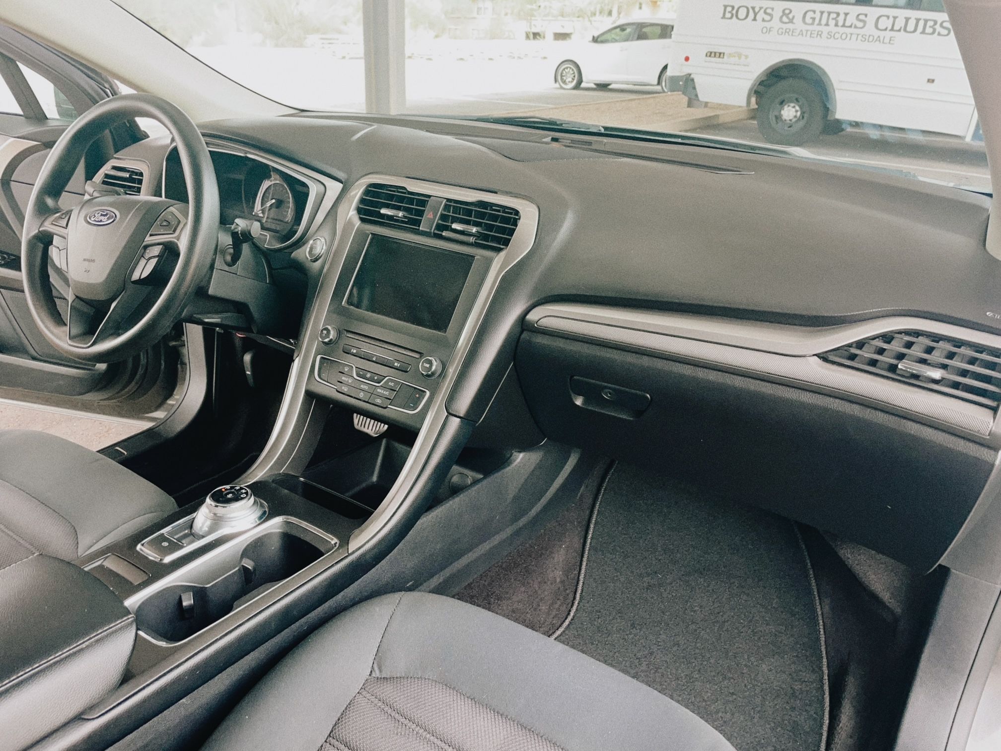 Used 2017 Ford Fusion SE w/ Fusion SE Technology Package FWD image 15