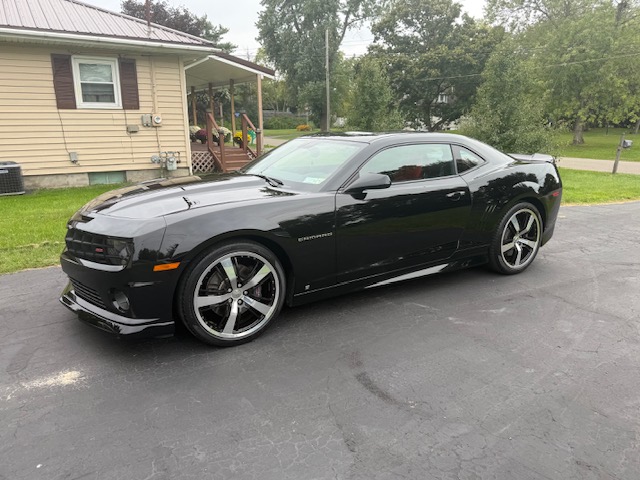 Used 2010 Chevrolet Camaro SS RWD image 1
