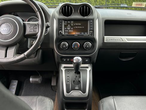 Used 2014 Jeep Compass Latitude AWD/4WD image 10