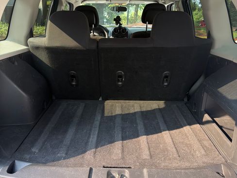 Used 2012 Jeep Patriot Latitude FWD image 18