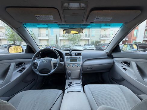 Used 2009 Toyota Camry LE image 4