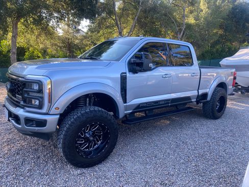 Used 2024 Ford F250 Lariat w/ Lariat Ultimate Package AWD/4WD image 1