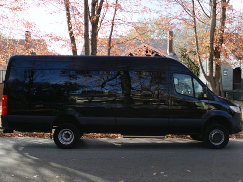 Used 2020 Mercedes-Benz Sprinter 3500 image 2