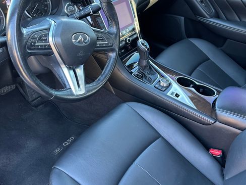 Used 2018 INFINITI Q50 Luxe w/ Essential Package (3.0T Luxe) image 5