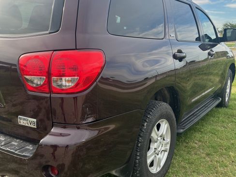 Used 2015 Toyota Sequoia SR5 image 6