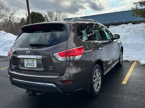 Used 2015 Nissan Pathfinder SV w/ Cargo Package image 2