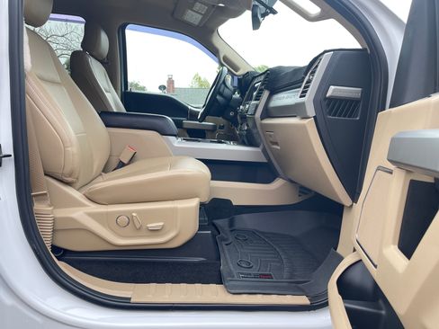 Used 2017 Ford F350 Lariat image 18