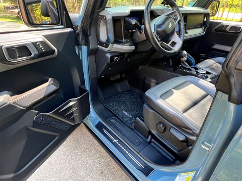 Used 2023 Ford Bronco Black Diamond image 12